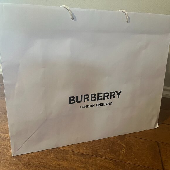 Burberry Shopping Bag - Medium - Picture 2 of 3